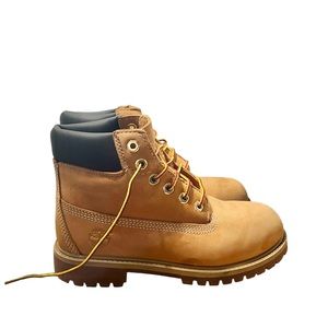 Timberlands size 2.5